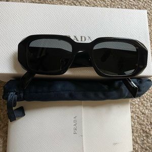 Prada 17WS Sunglasses in black - authentic with case/box